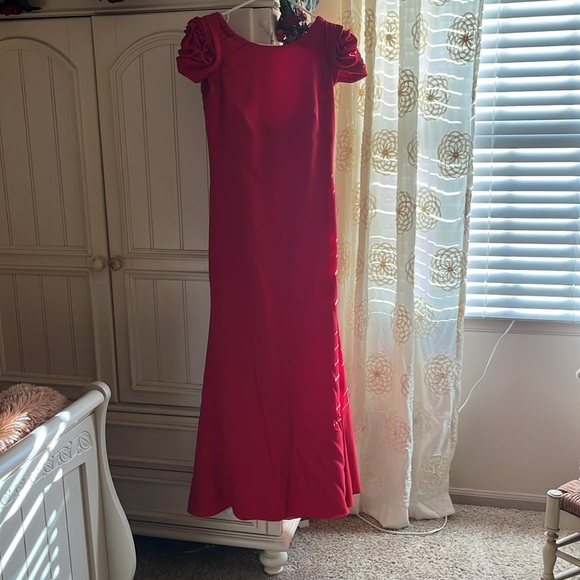 Elegant long dress . I wore once for my daughter’s wedding . - Picture 3 of 6